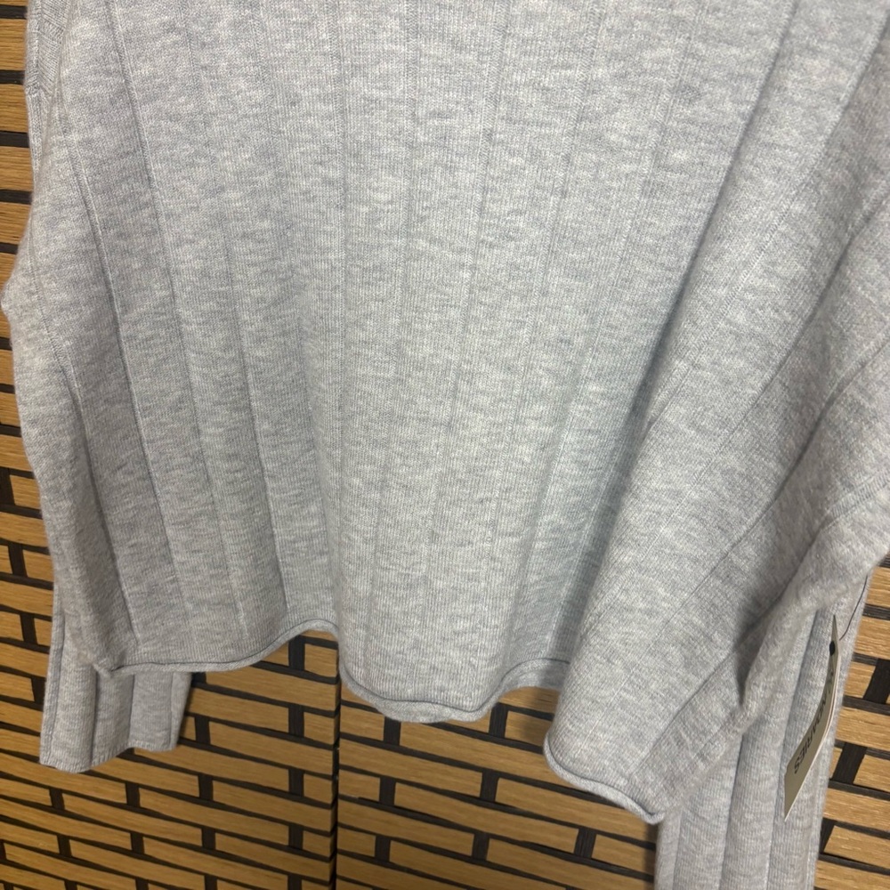 No Boundaries Gray Ribbed Top Size Medium - Picture 3 of 7